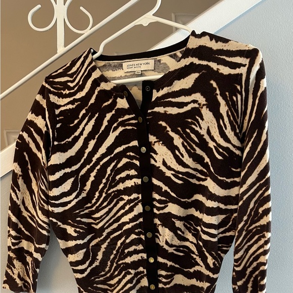 Jones New York Sports Petite animal print cardigan - Picture 4 of 10